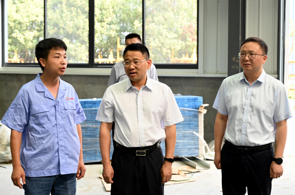 馮玉強(qiáng)、郭章新實(shí)地督辦金屬材料重點(diǎn)項(xiàng)目建設(shè)，全力推動(dòng)產(chǎn)業(yè)升級(jí)